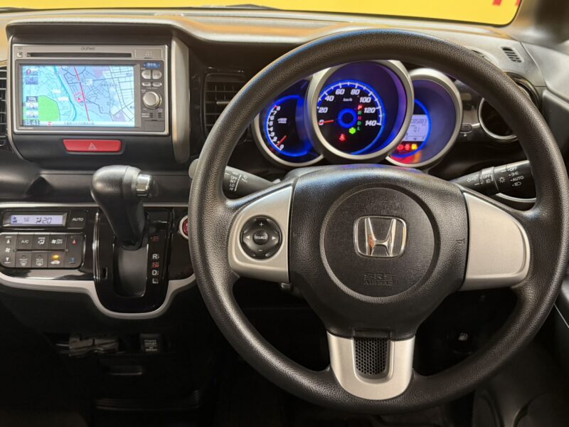 N-BOX カスタム 【車検2年付】【タイヤ4本新品】