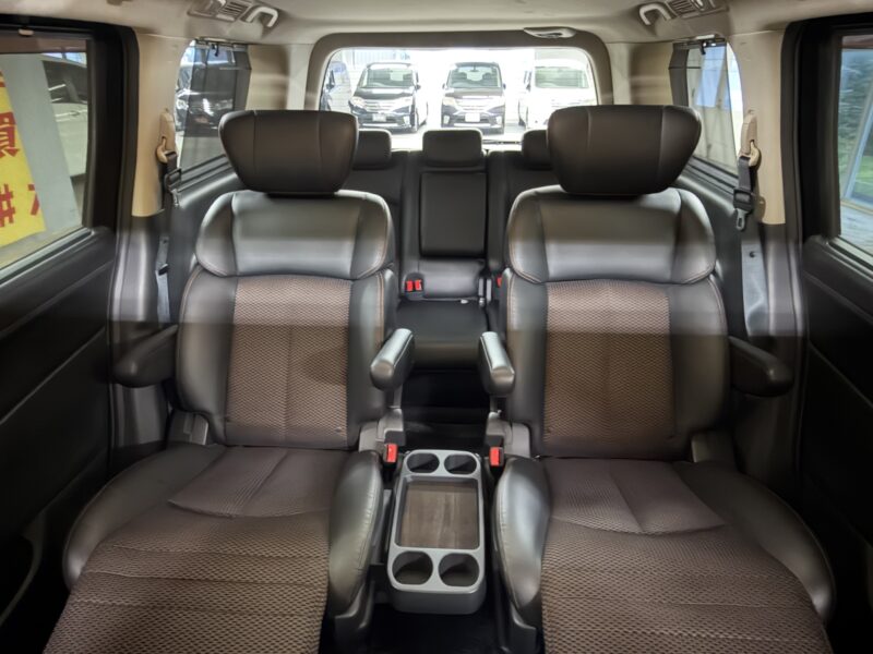 ELGRAND エルグランド 250ハイウェイスター【車検2年付】
