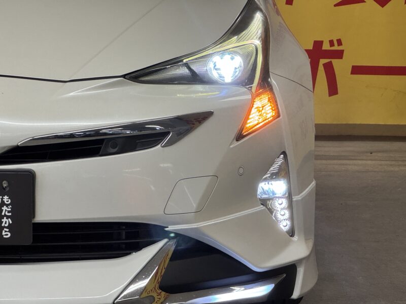 PRIUS プリウス Sセーフティプラス 【特別仕様車】【カスタム】【車検2年付】
