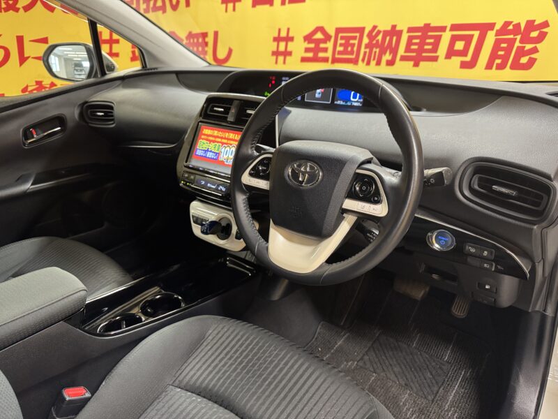 PRIUS プリウス Sセーフティプラス 【特別仕様車】【カスタム】【車検2年付】