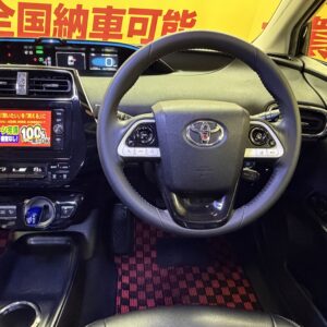 PRIUS　プリウス　Sセーフティプラス　【総合評価優良車】【特別仕様車】【カスタム】【車検2年付】