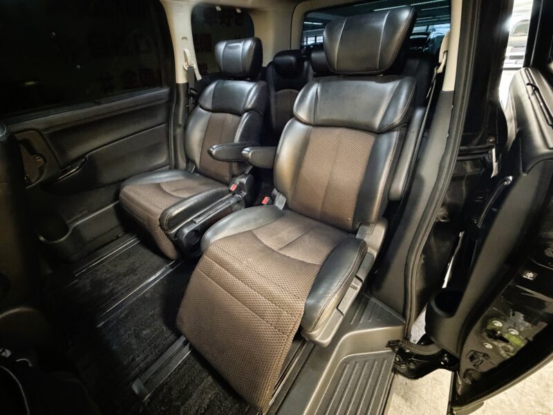 ELGRAND エルグランド 250ハイウェイスター【車検2年付】
