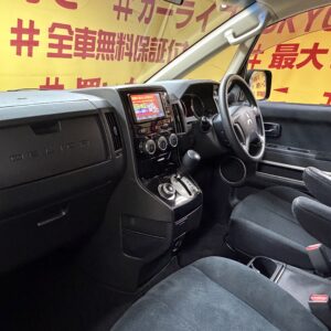 DELICA　デリカD5　M　【カスタム】【4WD】【車検2年付】　