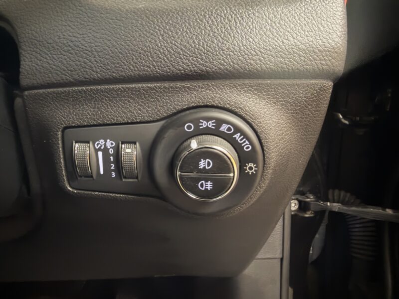 JEEP COMPASS ジープ・コンパス トレイルホーク【総合評価優良車】【限定特別仕様車】【4WD】【ワンオーナー】【車検2年付】