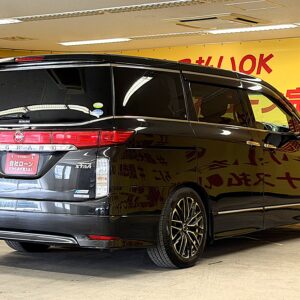 ELGRAND　エルグランド　350ハイウェイスター　【4WD】