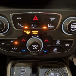 JEEP COMPASS　ジープ・コンパス　トレイルホーク【総合評価優良車】【限定特別仕様車】【４WD】【ワンオーナー】【車検２年付】