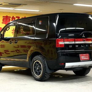 DELICA　デリカD5　M　【カスタム】【4WD】【車検2年付】　