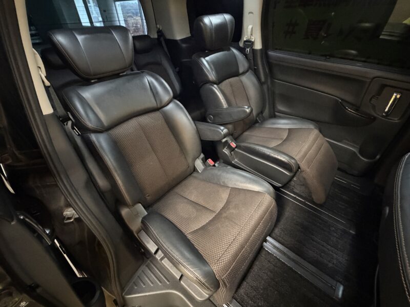 ELGRAND エルグランド 250ハイウェイスター【車検2年付】