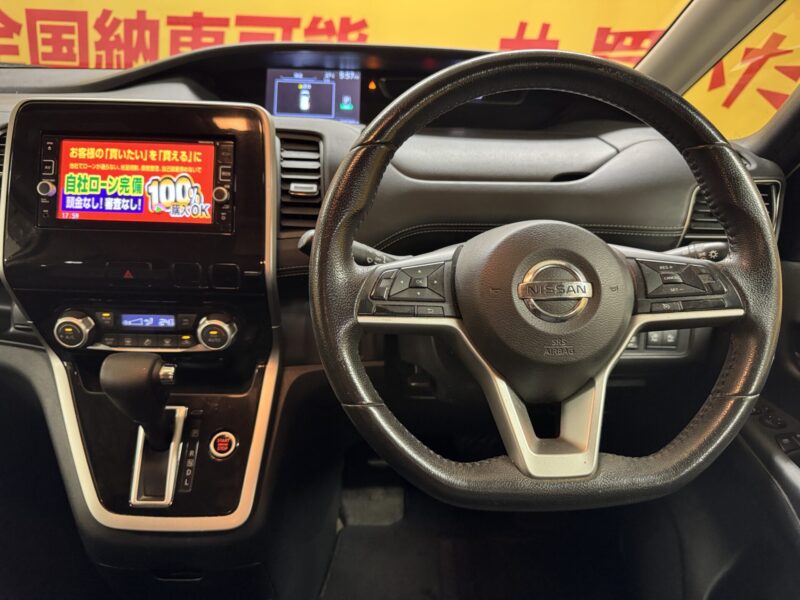 SERENA セレナ ハイウェイスター 【総合評価優良車】シンプルスマートのS-HYBRID🍃アイドリングストップ機能搭載🍃カタログ燃費JC08モード16.6km/L🍃純正SDナビ🛣️地デジフルセグTV📺DVD📀Bluetooth📱🎶両側パワースライドドア&デュアルバックドアタイプで荷物の出し入れも使い分け可能🧳✨エマージェンシーブレーキ搭載🚗純正フリップダウンモニター付きで後席のお子様も飽きずに楽しく乗れます😆✨ 夜間走行時も明るいLEDヘッドライト&フォグ🔦 ⭐1年保証+プラチナ保証⭐