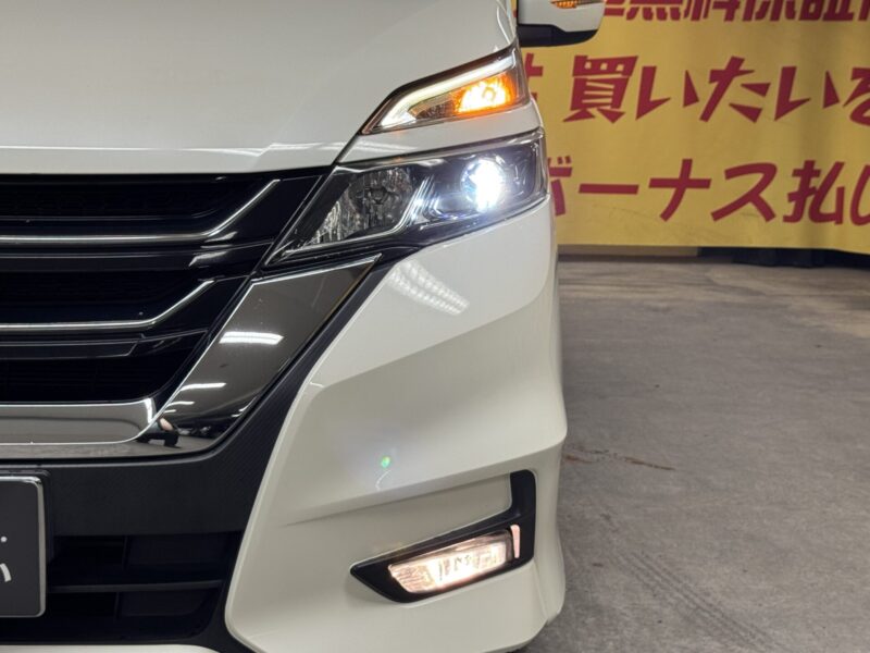 SERENA セレナ ハイウェイスター 【総合評価優良車】シンプルスマートのS-HYBRID🍃アイドリングストップ機能搭載🍃カタログ燃費JC08モード16.6km/L🍃純正SDナビ🛣️地デジフルセグTV📺DVD📀Bluetooth📱🎶両側パワースライドドア&デュアルバックドアタイプで荷物の出し入れも使い分け可能🧳✨エマージェンシーブレーキ搭載🚗純正フリップダウンモニター付きで後席のお子様も飽きずに楽しく乗れます😆✨ 夜間走行時も明るいLEDヘッドライト&フォグ🔦 ⭐1年保証+プラチナ保証⭐