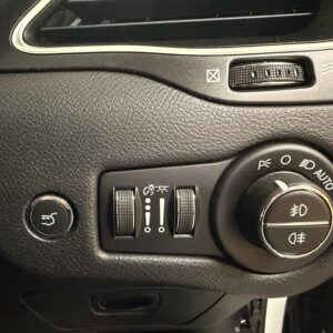 JEEP CHEROKEE　ジープチェロキー　トレイルホーク【カスタム】【４WD】【車検2年付】