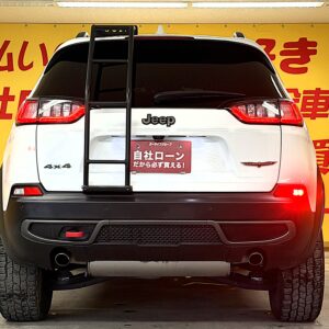 JEEP CHEROKEE　ジープチェロキー　トレイルホーク【カスタム】【４WD】【車検2年付】