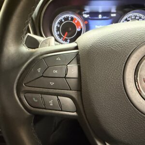 JEEP CHEROKEE　ジープチェロキー　トレイルホーク【カスタム】【４WD】【車検2年付】
