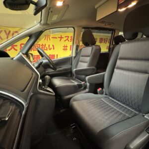 SERENA　セレナ　ハイウェイスター　【総合評価優良車】シンプルスマートのS-HYBRID🍃アイドリングストップ機能搭載🍃カタログ燃費ＪＣ０８モード１６．６ｋｍ／Ｌ🍃純正ＳＤナビ🛣️地デジフルセグTV📺ＤＶＤ📀Bluetooth📱🎶両側パワースライドドア＆デュアルバックドアタイプで荷物の出し入れも使い分け可能🧳✨エマージェンシーブレーキ搭載🚗純正フリップダウンモニター付きで後席のお子様も飽きずに楽しく乗れます😆✨　夜間走行時も明るいLEDヘッドライト＆フォグ🔦　　　⭐1年保証＋プラチナ保証⭐　