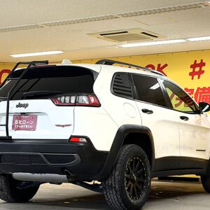 JEEP CHEROKEE　ジープチェロキー　トレイルホーク【カスタム】【４WD】【車検2年付】