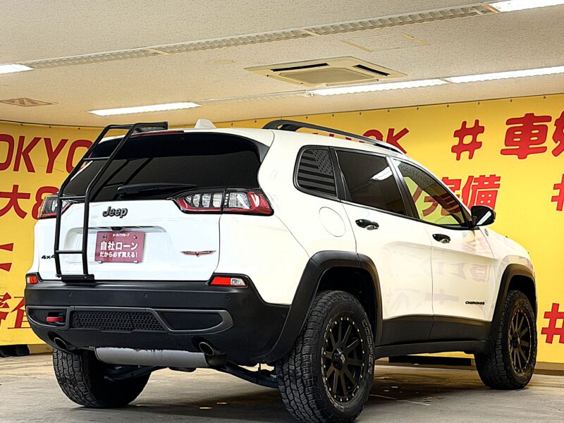 JEEP CHEROKEE ジープチェロキー トレイルホーク【カスタム】【4WD】【車検2年付】
