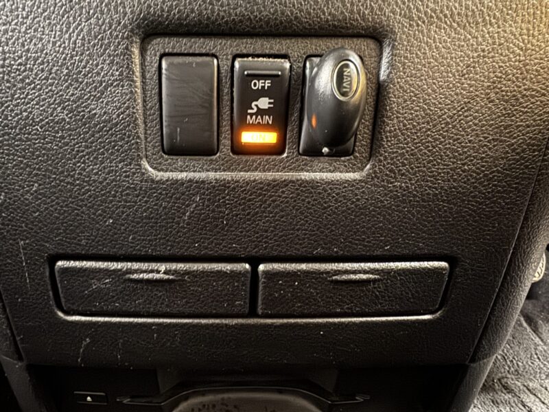 ELGRAND エルグランド 250ハイウェイスター【総合評価優良車】【カスタム】【車検2年付】
