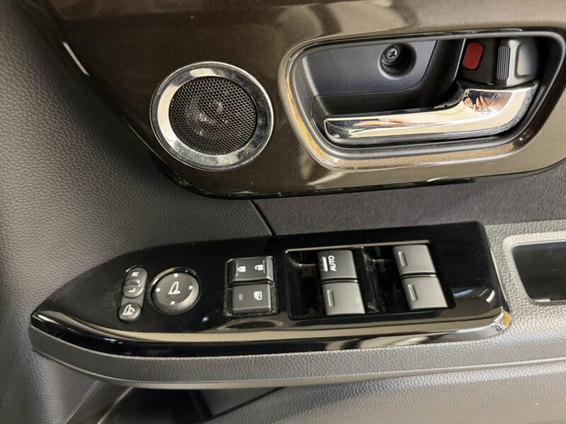 N-BOXカスタム G・L ターボホンダセンシング 【車検2年付】