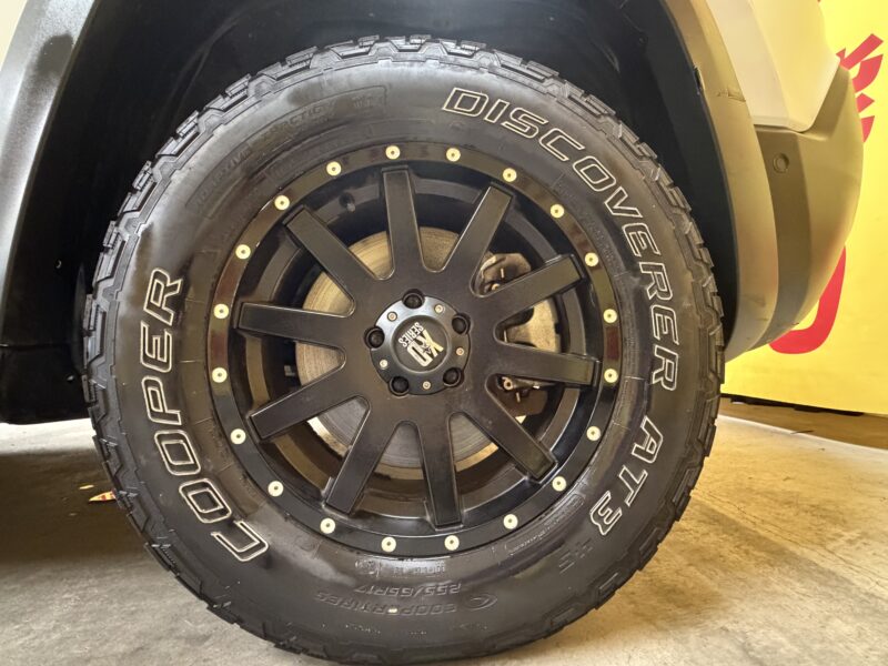 JEEP CHEROKEE ジープチェロキー トレイルホーク【カスタム】【4WD】【車検2年付】
