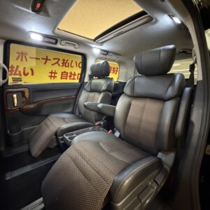 ELGRAND　エルグランド　350ハイウェイスター【4WD】【車検2年付】