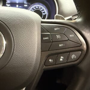 JEEP CHEROKEE　ジープチェロキー　トレイルホーク【カスタム】【４WD】【車検2年付】