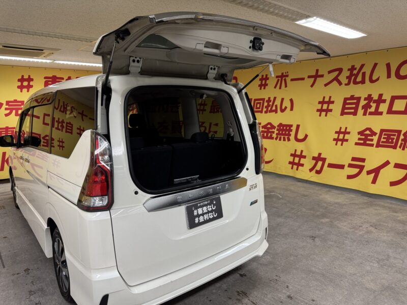 SERENA セレナ ハイウェイスター 【総合評価優良車】シンプルスマートのS-HYBRID🍃アイドリングストップ機能搭載🍃カタログ燃費JC08モード16.6km/L🍃純正SDナビ🛣️地デジフルセグTV📺DVD📀Bluetooth📱🎶両側パワースライドドア&デュアルバックドアタイプで荷物の出し入れも使い分け可能🧳✨エマージェンシーブレーキ搭載🚗純正フリップダウンモニター付きで後席のお子様も飽きずに楽しく乗れます😆✨ 夜間走行時も明るいLEDヘッドライト&フォグ🔦 ⭐1年保証+プラチナ保証⭐