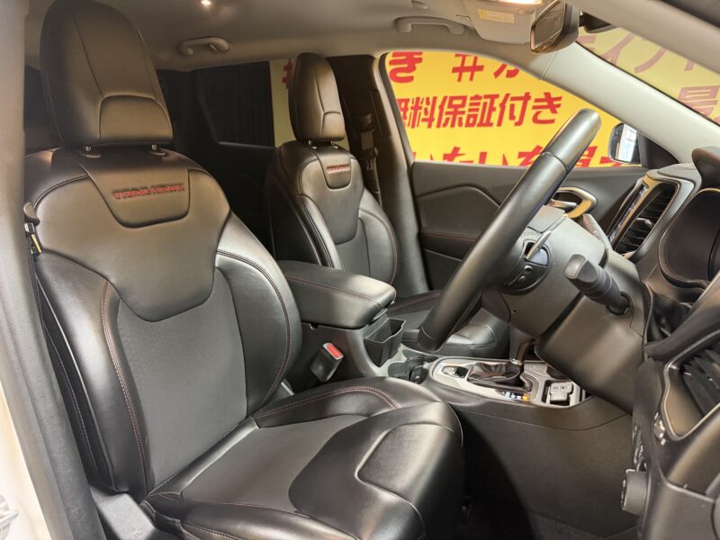 JEEP CHEROKEE ジープチェロキー トレイルホーク【カスタム】【4WD】【車検2年付】