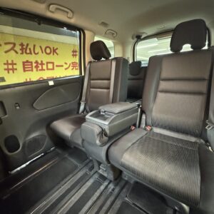 SERENA　セレナ　ハイウェイスター　【総合評価優良車】シンプルスマートのS-HYBRID🍃アイドリングストップ機能搭載🍃カタログ燃費ＪＣ０８モード１６．６ｋｍ／Ｌ🍃純正ＳＤナビ🛣️地デジフルセグTV📺ＤＶＤ📀Bluetooth📱🎶両側パワースライドドア＆デュアルバックドアタイプで荷物の出し入れも使い分け可能🧳✨エマージェンシーブレーキ搭載🚗純正フリップダウンモニター付きで後席のお子様も飽きずに楽しく乗れます😆✨　夜間走行時も明るいLEDヘッドライト＆フォグ🔦　　　⭐1年保証＋プラチナ保証⭐　