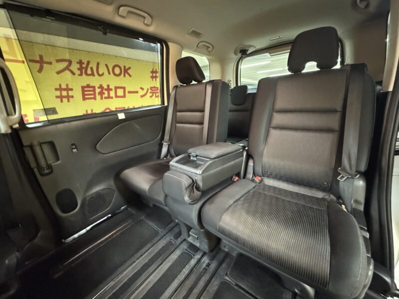 SERENA セレナ ハイウェイスター 【総合評価優良車】シンプルスマートのS-HYBRID🍃アイドリングストップ機能搭載🍃カタログ燃費JC08モード16.6km/L🍃純正SDナビ🛣️地デジフルセグTV📺DVD📀Bluetooth📱🎶両側パワースライドドア&デュアルバックドアタイプで荷物の出し入れも使い分け可能🧳✨エマージェンシーブレーキ搭載🚗純正フリップダウンモニター付きで後席のお子様も飽きずに楽しく乗れます😆✨ 夜間走行時も明るいLEDヘッドライト&フォグ🔦 ⭐1年保証+プラチナ保証⭐