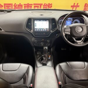 JEEP CHEROKEE　ジープチェロキー　トレイルホーク【カスタム】【４WD】【車検2年付】