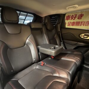 JEEP CHEROKEE　ジープチェロキー　トレイルホーク【カスタム】【４WD】【車検2年付】