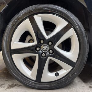 PRIUS　プリウス　Sツーリングセレクション　【総合評価優良車】【4WD】【カスタム】