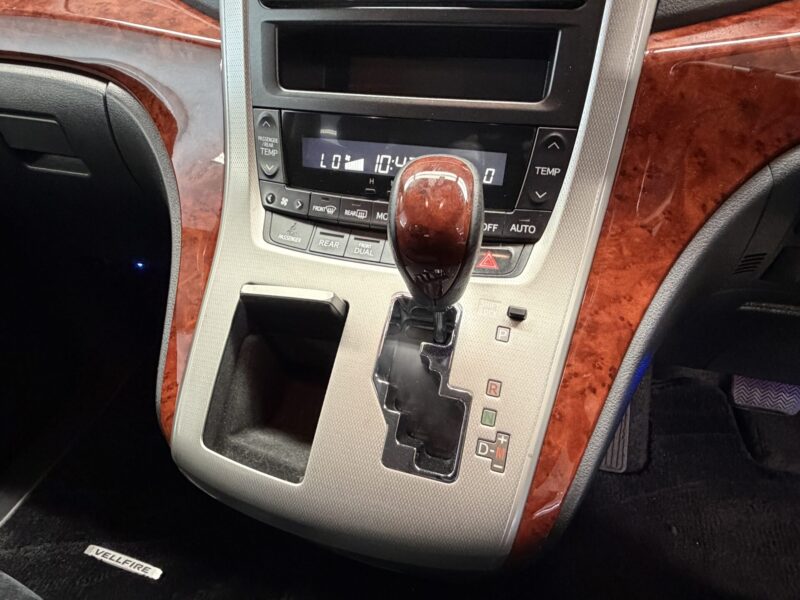 VELLFIRE ヴェルファイア 2.4Z プラチナムセレクション【特別仕様車】【カスタム】