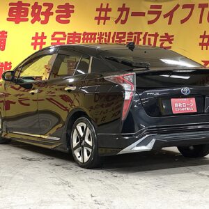 PRIUS　プリウス　Sツーリングセレクション　【総合評価優良車】【4WD】【カスタム】