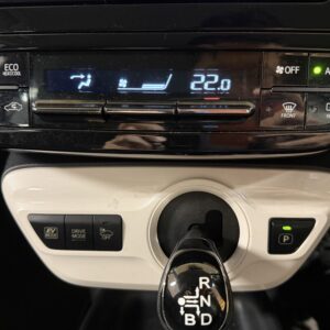 PRIUS プリウス　Ｓ【カスタム】【車検2年付】