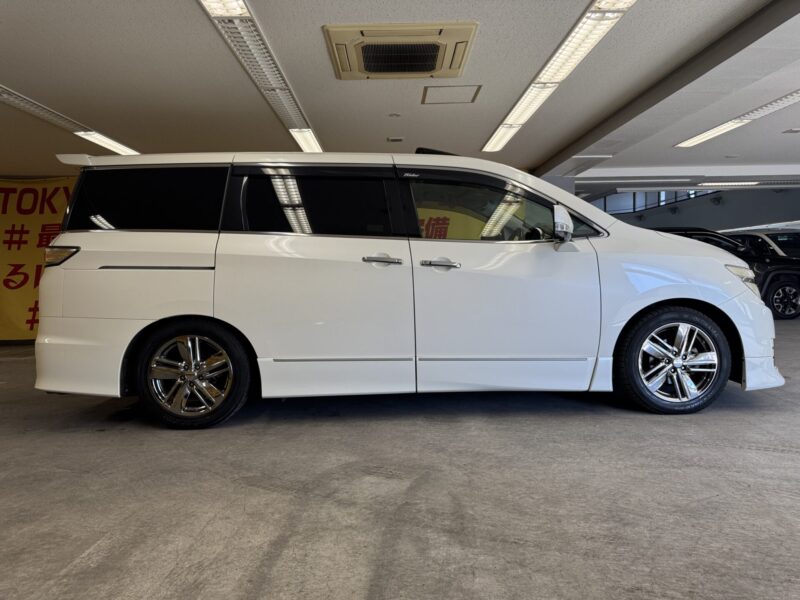 ELGRAND エルグランド ライダーブラックライン 黒本革シート仕様 パワーシート 【特別仕様車】【4WD】【カスタム】