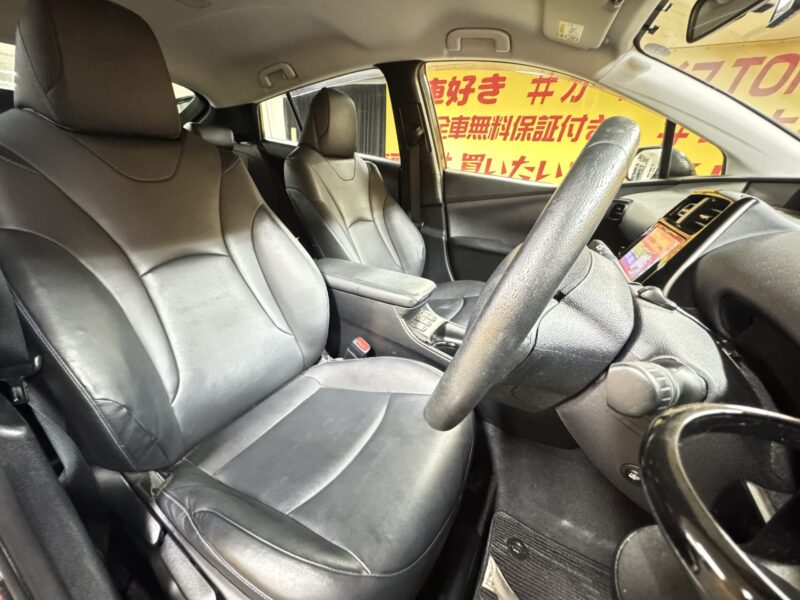 PRIUS プリウス Sツーリングセレクション 【総合評価優良車】【4WD】【カスタム】