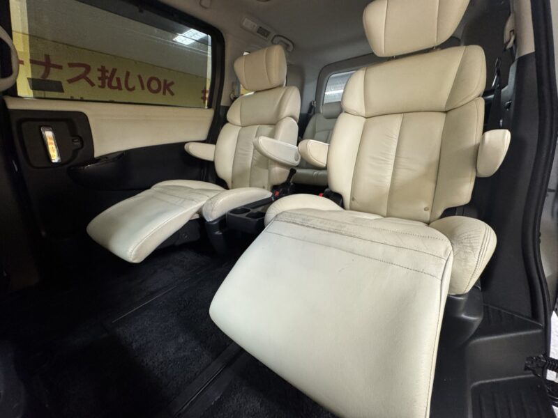 ELGRAND エルグランド ライダー 白本革シート仕様 パワーシート 【特別仕様車】【4WD】【車検2年付】