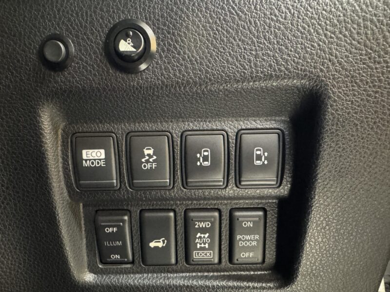 ELGRAND エルグランド ライダーブラックライン 黒本革シート仕様 パワーシート 【特別仕様車】【4WD】【カスタム】