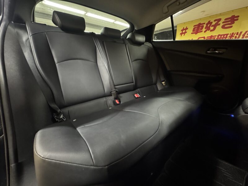 PRIUS プリウス Sツーリングセレクション 【総合評価優良車】【4WD】【カスタム】