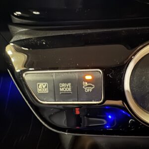 PRIUS　プリウス　Sツーリングセレクション　【総合評価優良車】【4WD】【カスタム】