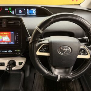 PRIUS プリウス　Ｓ【カスタム】【車検2年付】