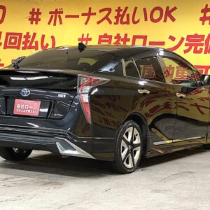 PRIUS　プリウス　Sツーリングセレクション　【総合評価優良車】【4WD】【カスタム】