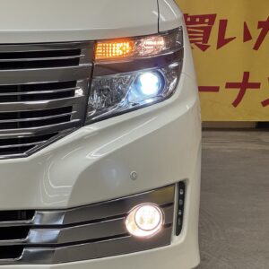 ELGRAND　エルグランド　ライダー　 白本革シート仕様　パワーシート　【特別仕様車】【4WD】【車検２年付】