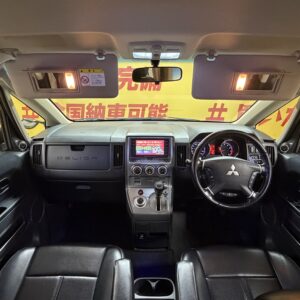DELICA　デリカD5　Gプレミアム【カスタム】【4WD】【車検２年付】
