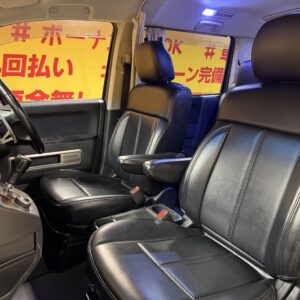 DELICA　デリカD5　Gプレミアム【カスタム】【4WD】【車検２年付】