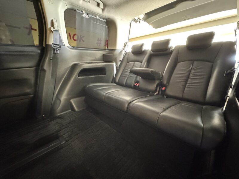 ELGRAND エルグランド ライダーブラックライン 黒本革シート仕様 パワーシート 【特別仕様車】【4WD】【カスタム】