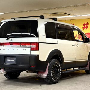 DELICA　デリカD5　Gプレミアム【カスタム】【4WD】【車検２年付】