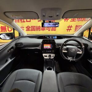 PRIUS プリウス　Ｓ【カスタム】【車検2年付】