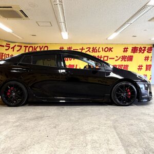 PRIUS プリウス　Ｓ【カスタム】【車検2年付】